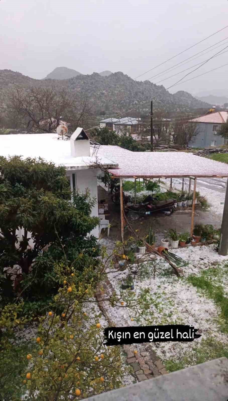 Marmaris’te dolu yağışı etkili oldu
