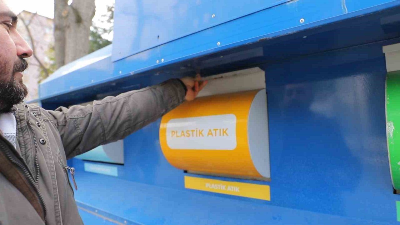 Merkezefendi’de atıklar ayrıştırılarak toplanıyor