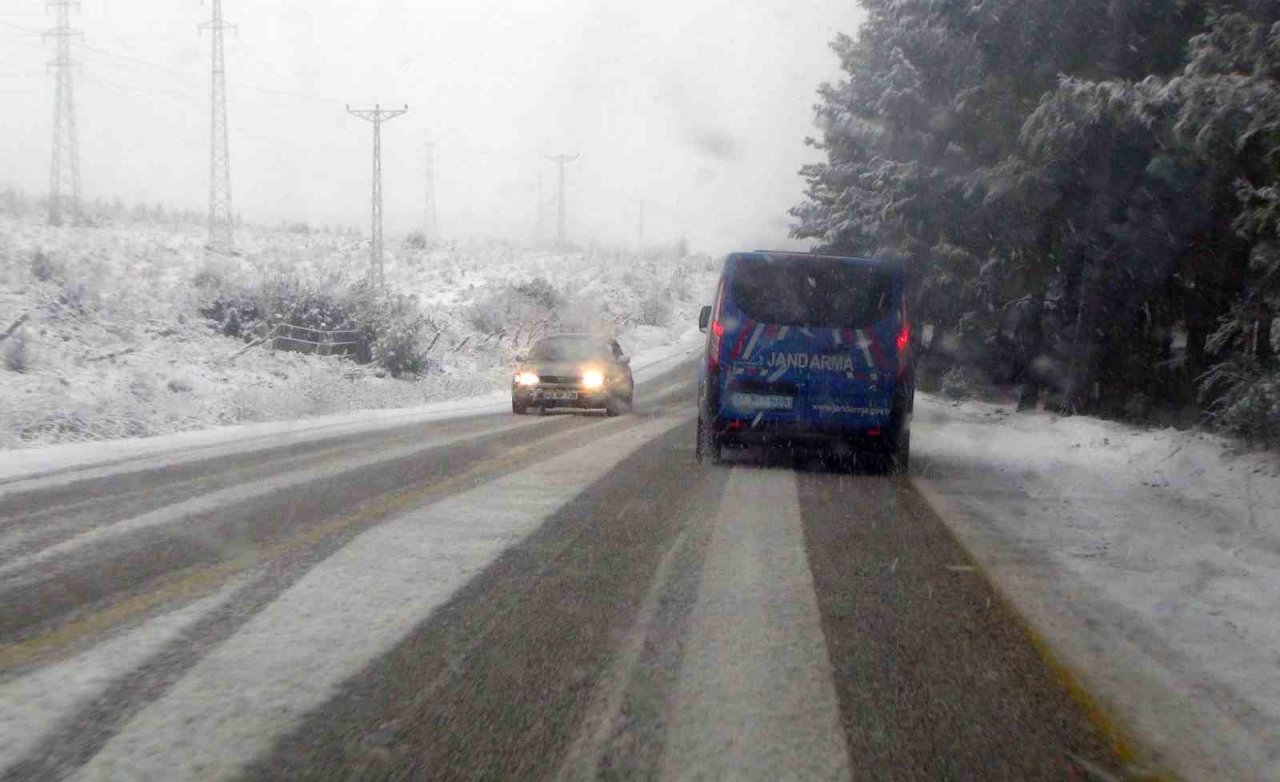 Muğla’da beklenen kar yağışı başladı