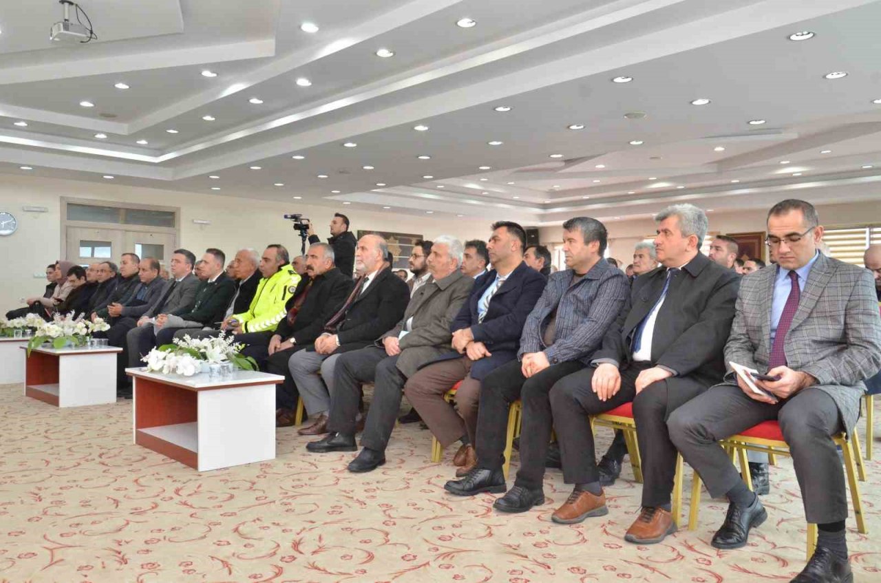 Elbistan’da muhtarlar toplantısı