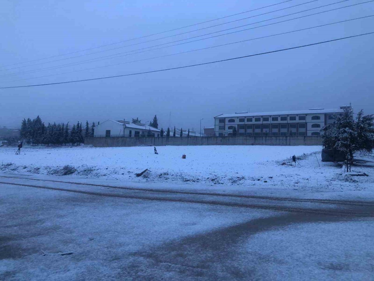 Osmaneli’ye yılın ilk karı yağdı