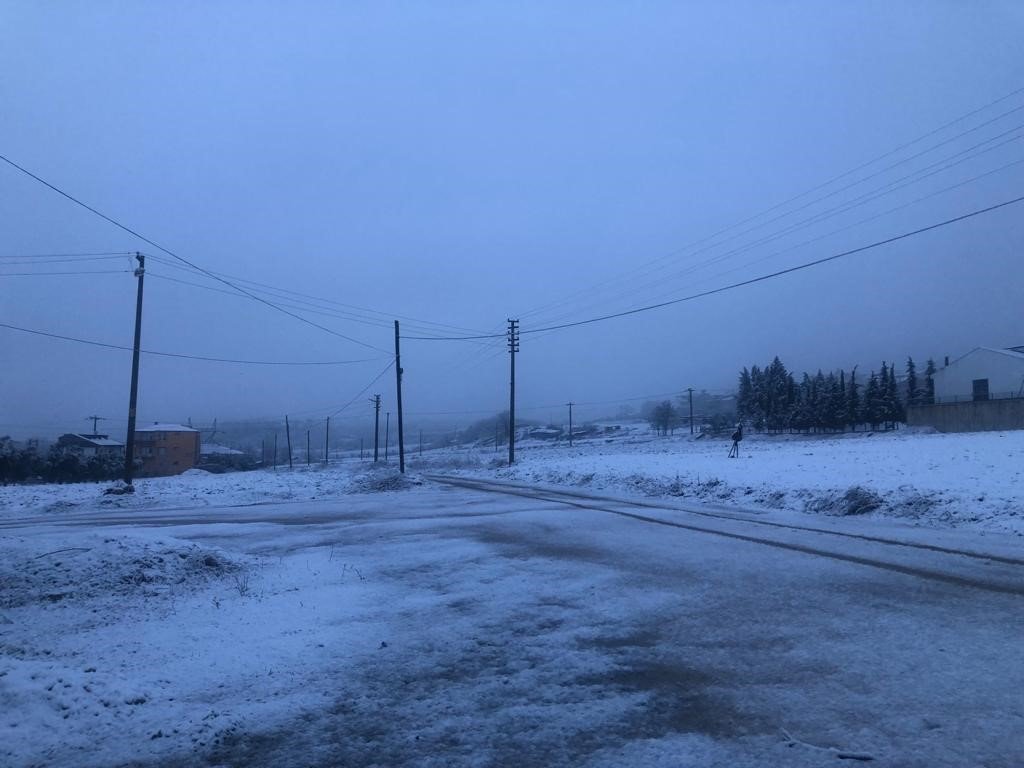 Osmaneli’ye yılın ilk karı yağdı