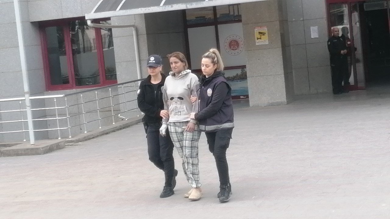 Oturduğu evi yakan kiracı kadın tutuklandı