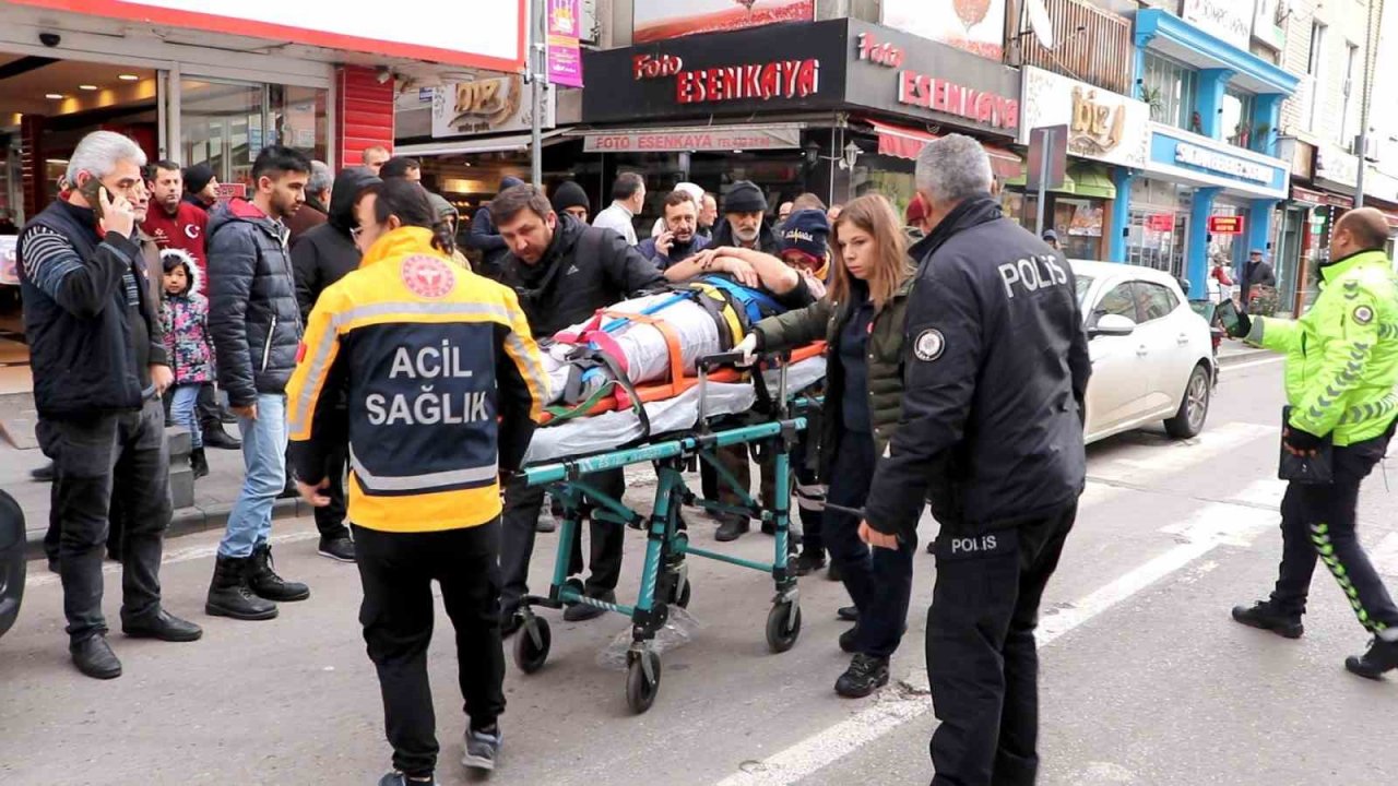 Yolun karşısına geçerken araba çarptı