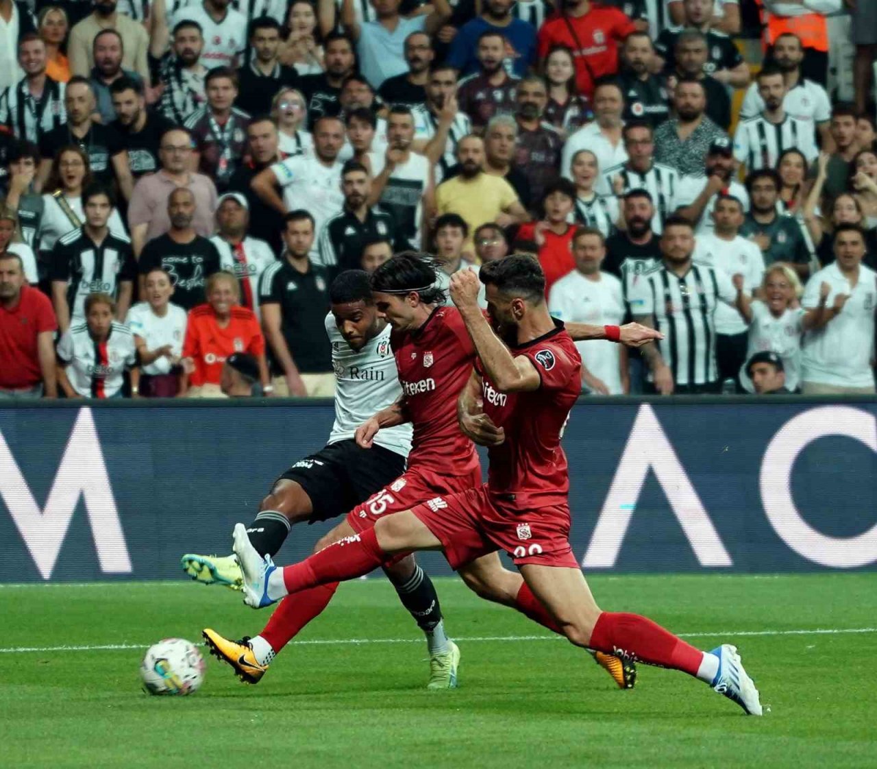 Sivasspor ile Beşiktaş 34. randevuda karşılaşacak