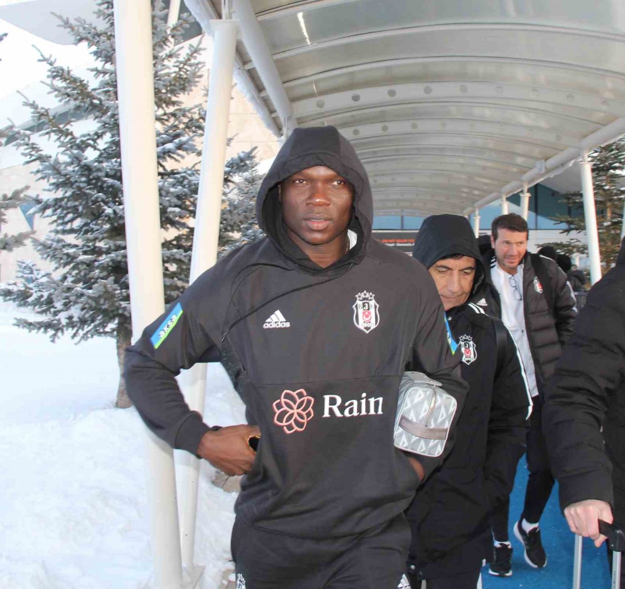 Beşiktaş’a Sivas’ta meşaleli karşılama