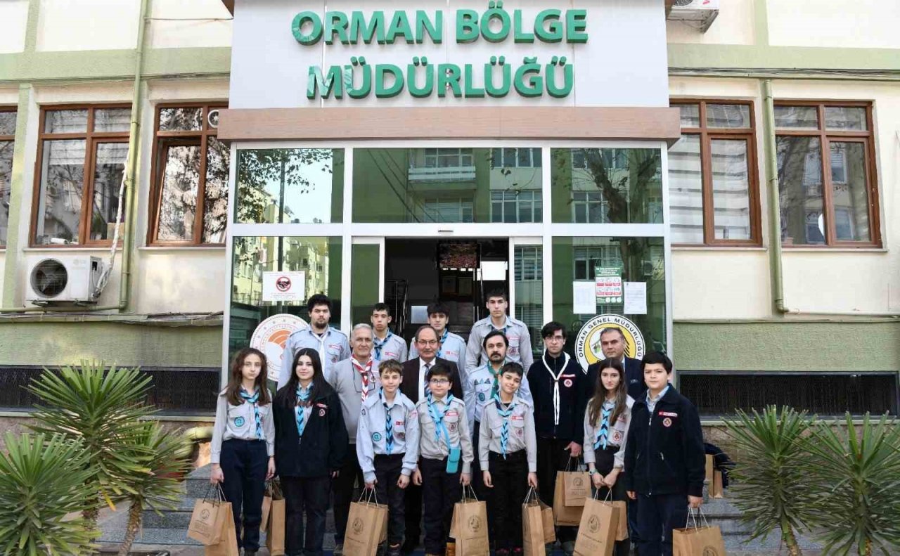 İzciler fidan dikti