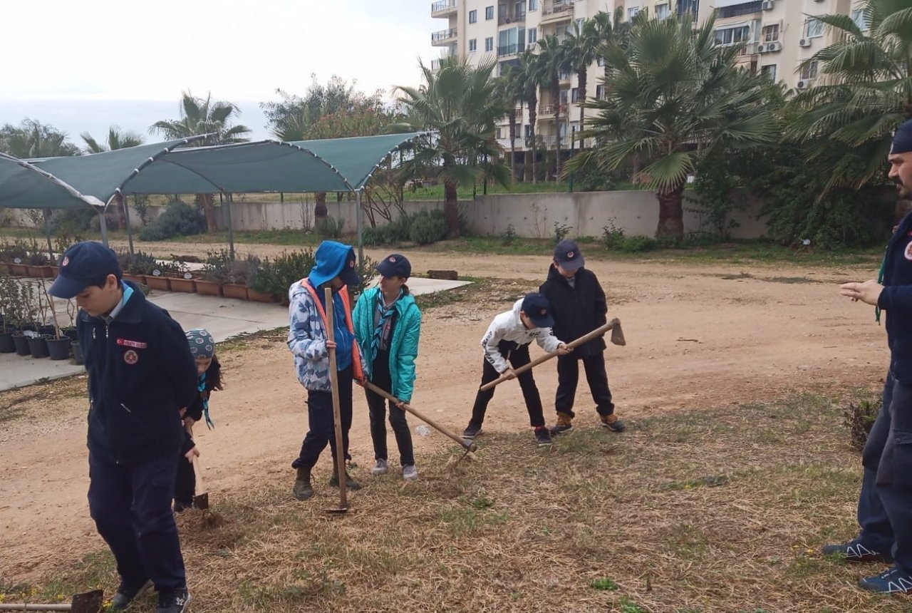 İzciler fidan dikti