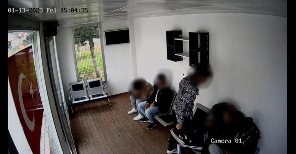 Bursa’da kapalı otobüs duraklarına çirkin saldırı