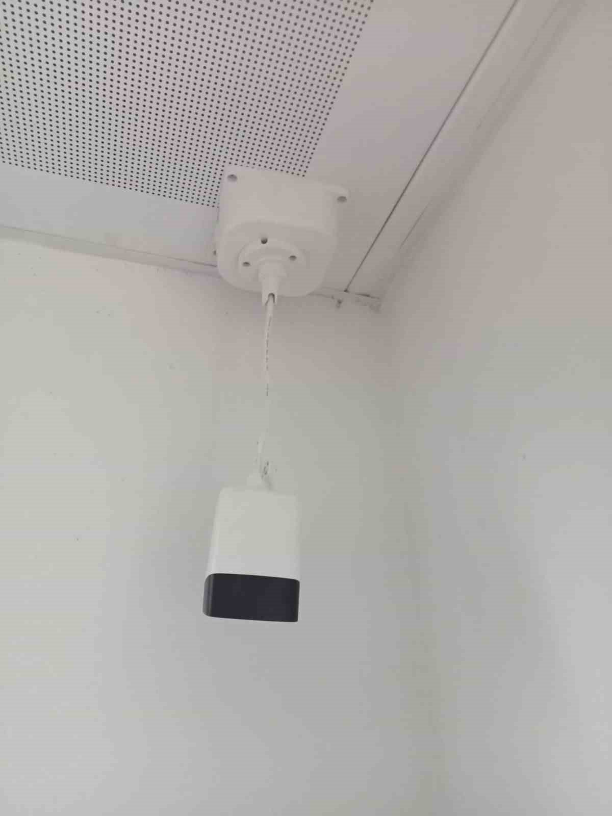 Bursa’da kapalı otobüs duraklarına çirkin saldırı