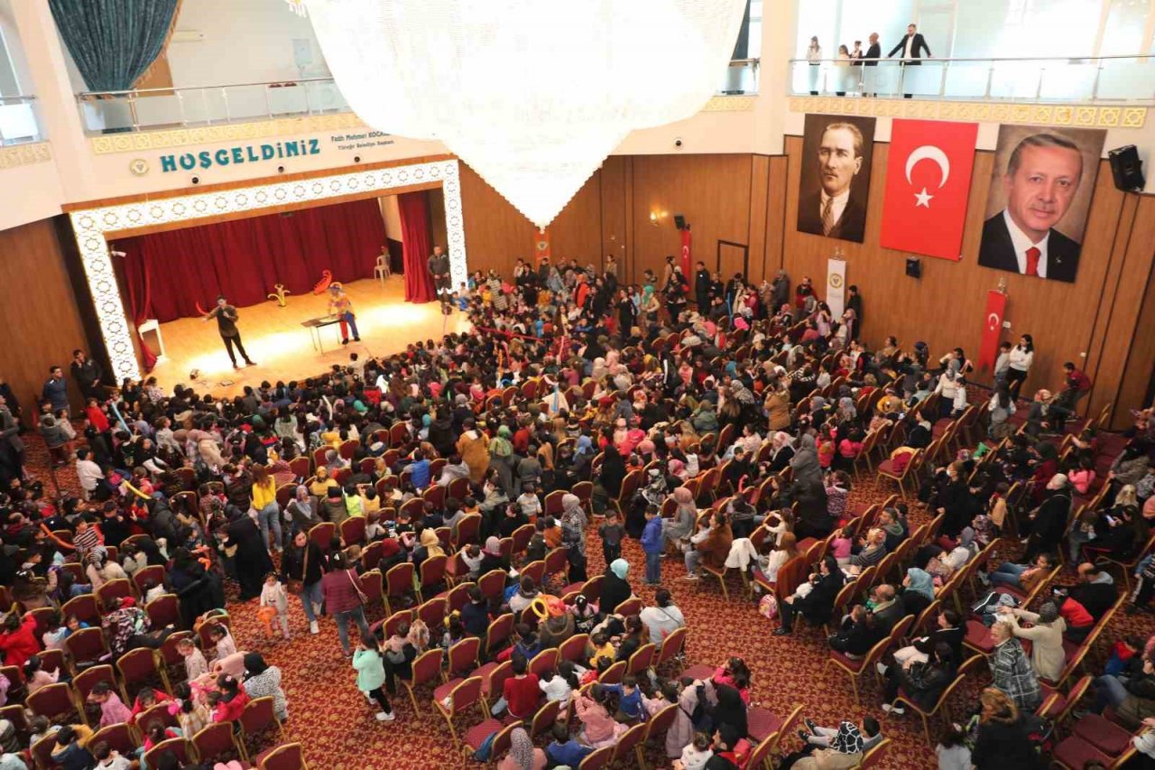 Yüreğir Belediyesi Çocuk Şenliği yoğun ilgi gördü