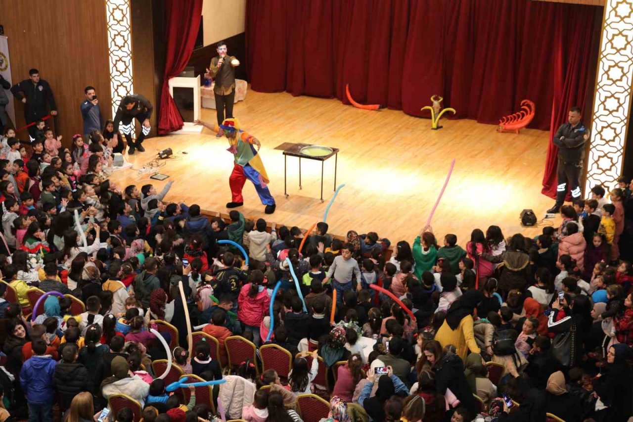 Yüreğir Belediyesi Çocuk Şenliği yoğun ilgi gördü