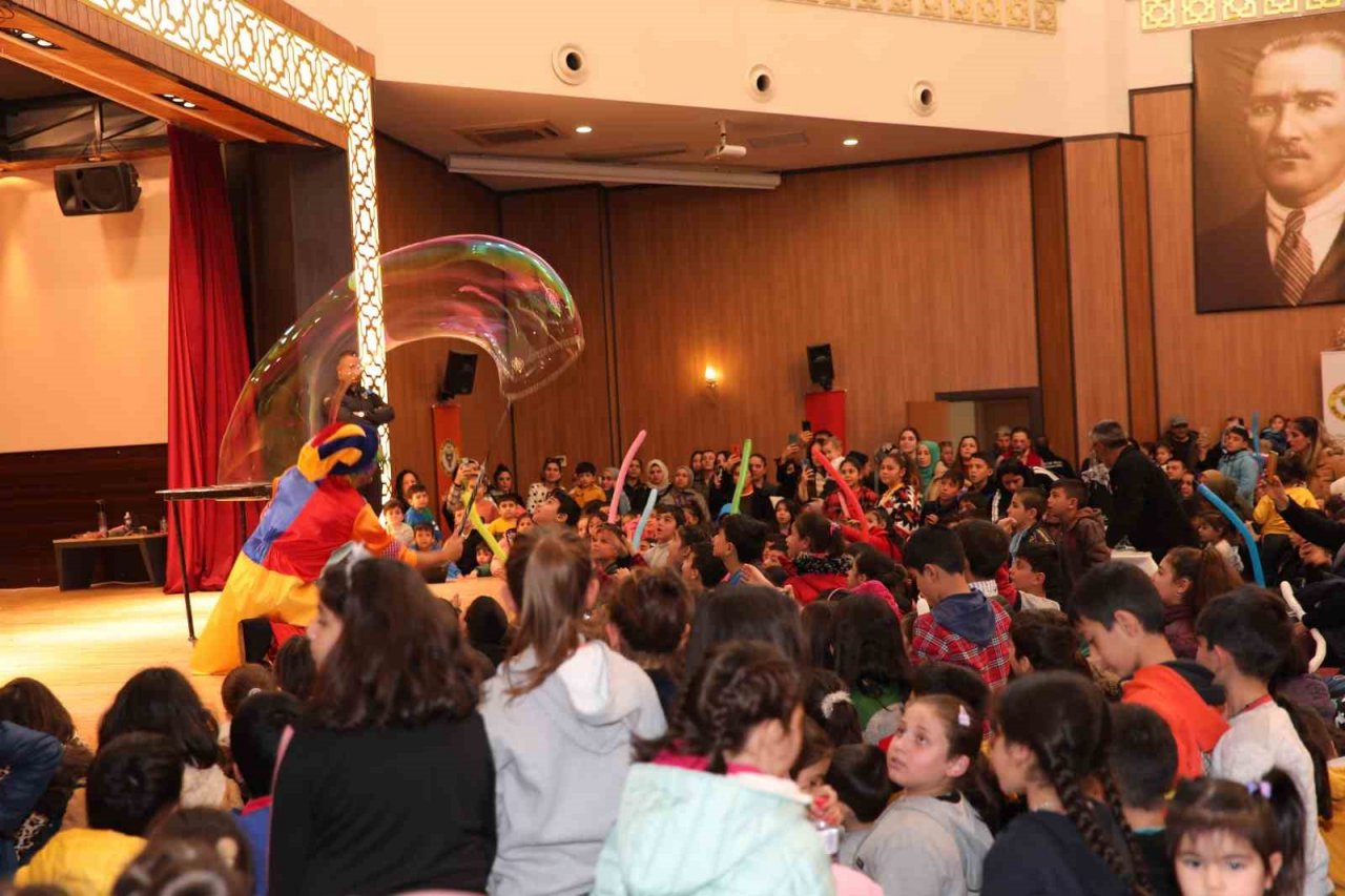 Yüreğir Belediyesi Çocuk Şenliği yoğun ilgi gördü
