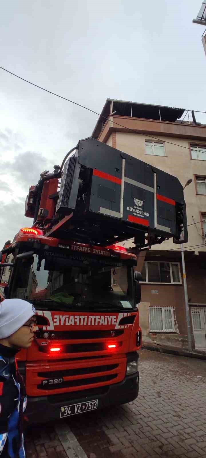 Zeytinburnu’nda korkutan yangın