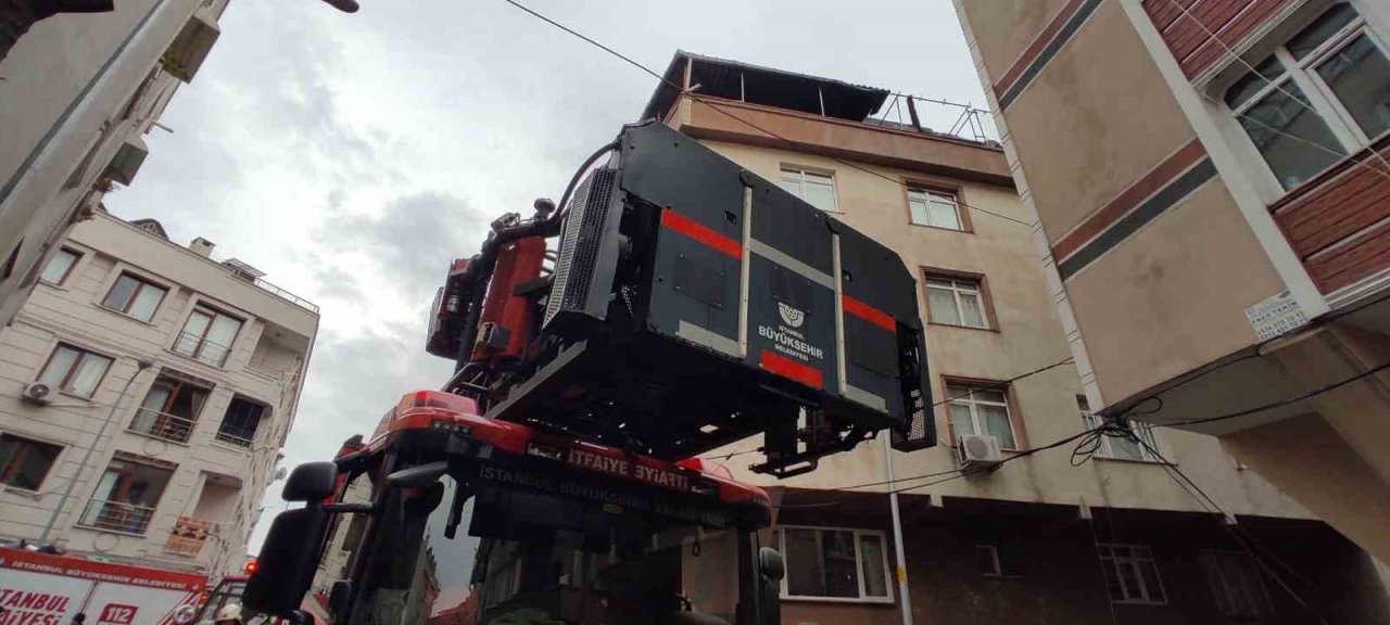 Zeytinburnu’nda korkutan yangın