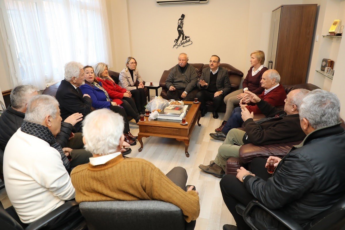 AK Parti İzmir, 30 ilçede eş zamanlı sahada