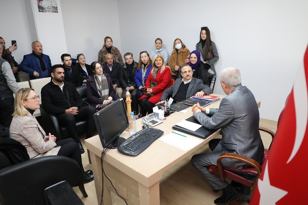 AK Parti İzmir, 30 ilçede eş zamanlı sahada