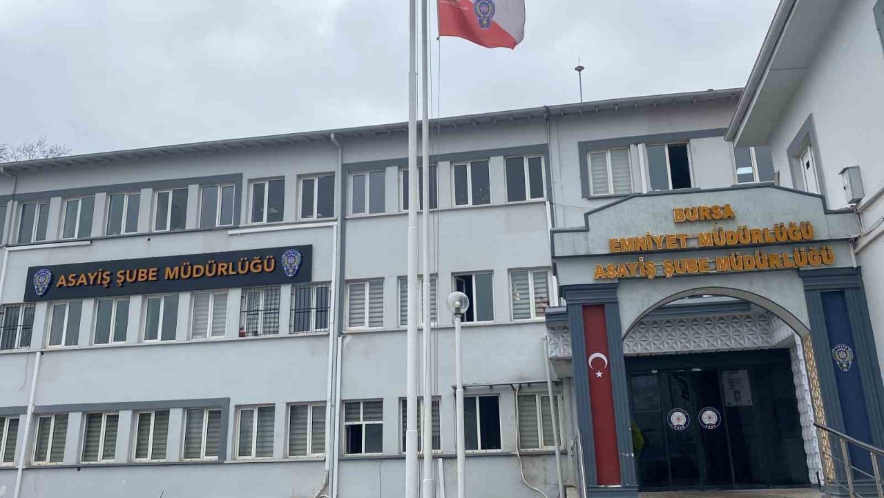 Bursa’da boşanma aşamasındaki eşini 5 kurşunla vurarak ağır yaraladı