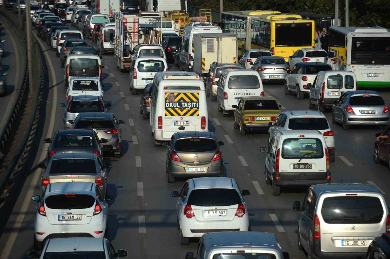 Bursa’da okul servisi fiyatlarına ara zam geldi