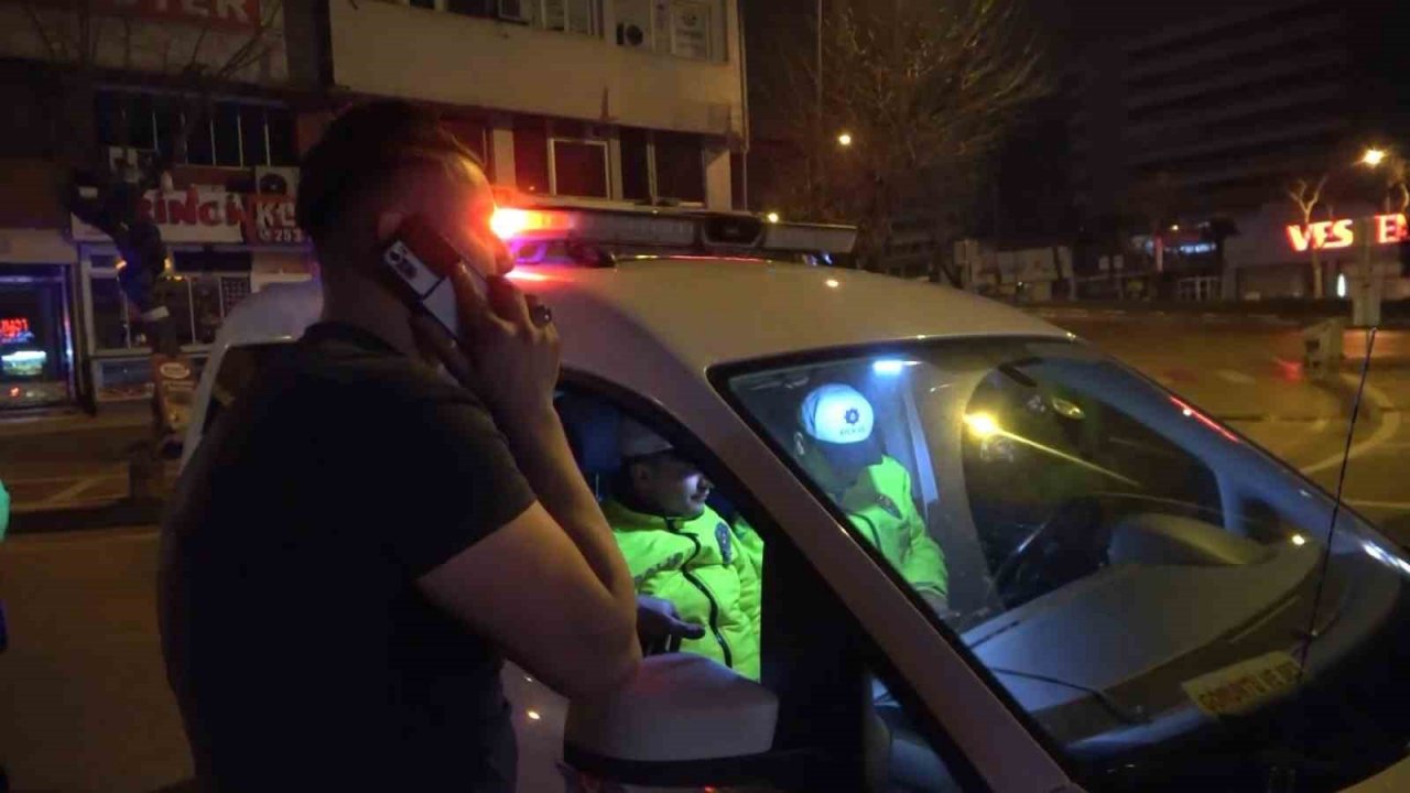 Alkollü sürücü uygulama noktasından böyle kaçtı, 4 kilometre kovalamaca ile yakalandı