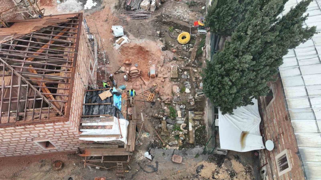 Bursa’nın Unesco Dünya Miras listesindeki tarihi projesinde şok..."Aslında mezarların üzerinde geziyormuşuz"