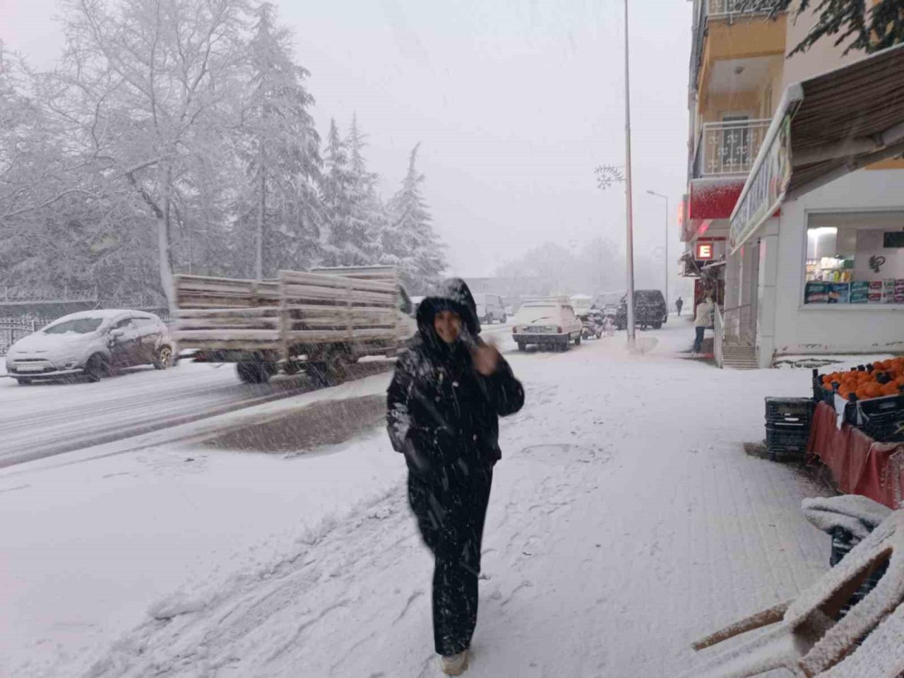 Denizli’de beklenen kar yağışı başladı