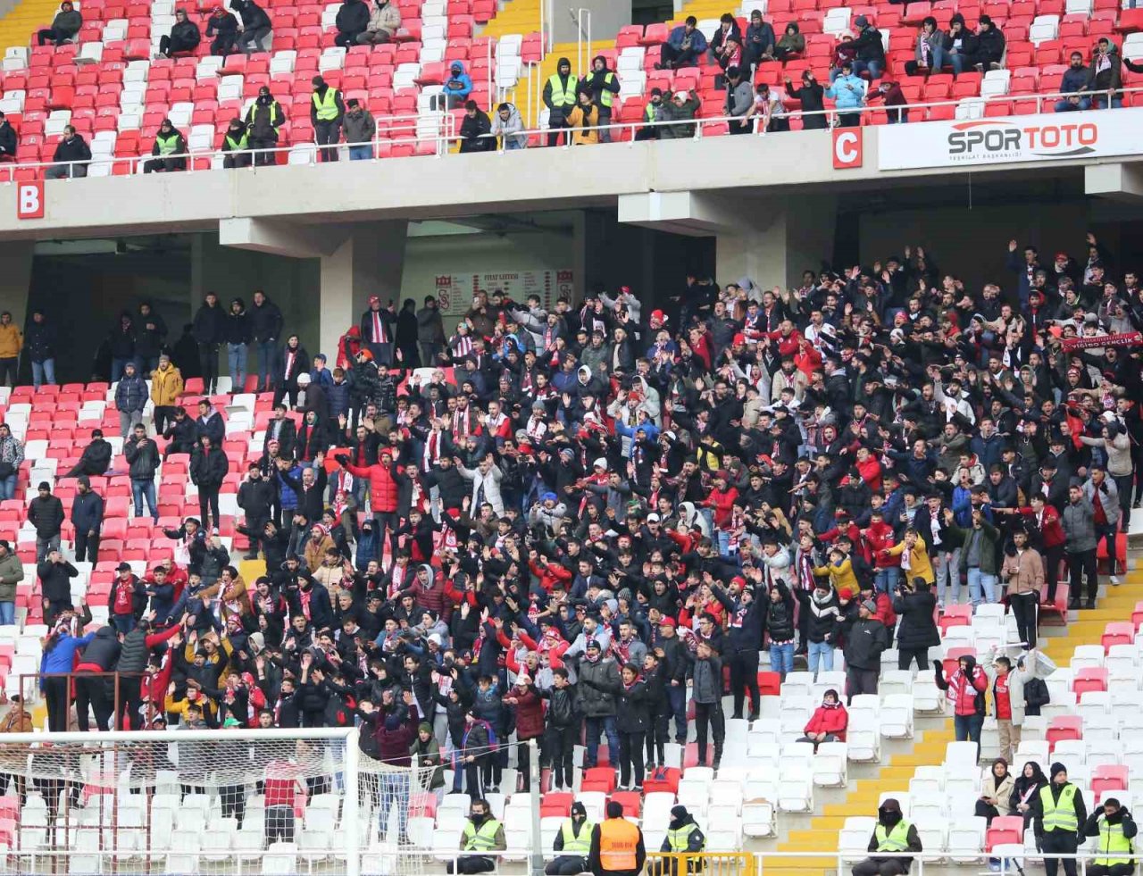 Sivassporlu taraftarlar Beşiktaş maçına ilgi gösterdi