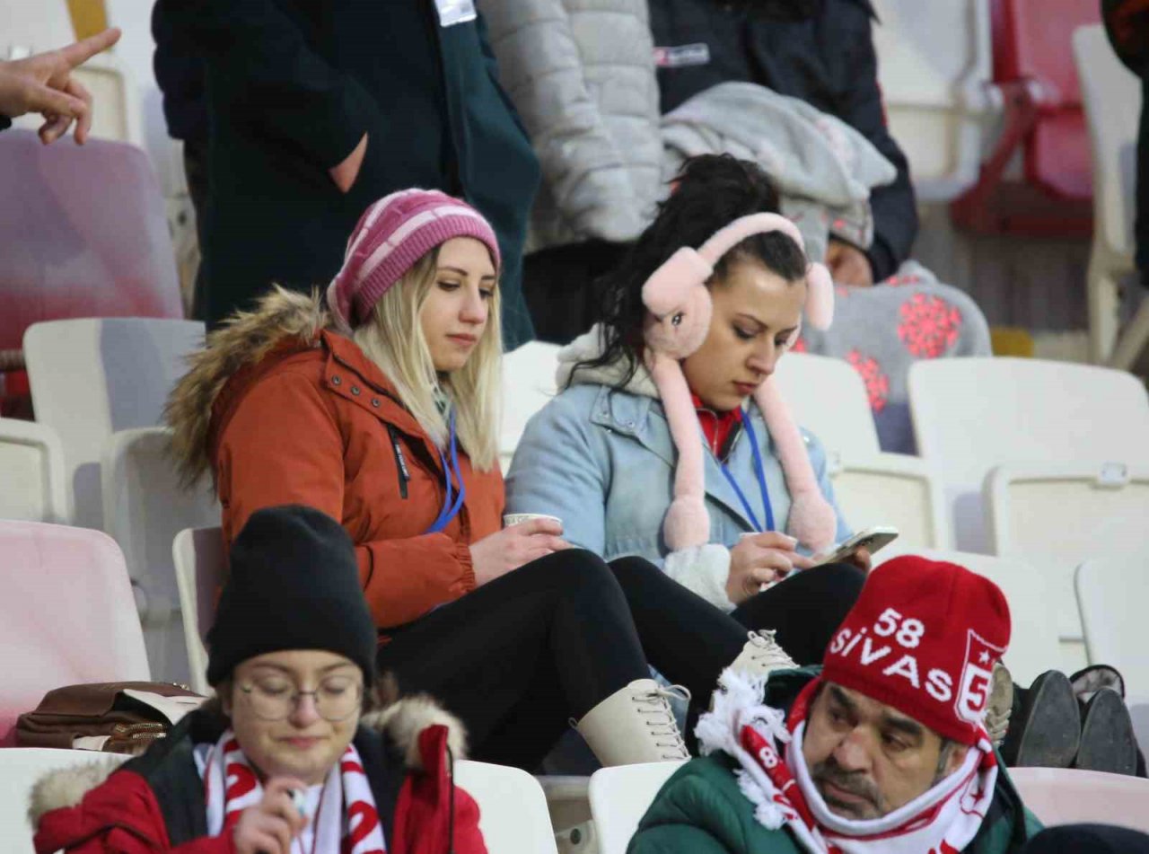 Sivassporlu taraftarlar Beşiktaş maçına ilgi gösterdi