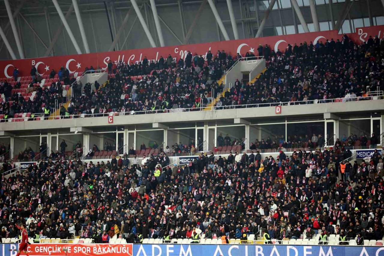 Sivassporlu taraftarlar Beşiktaş maçına ilgi gösterdi