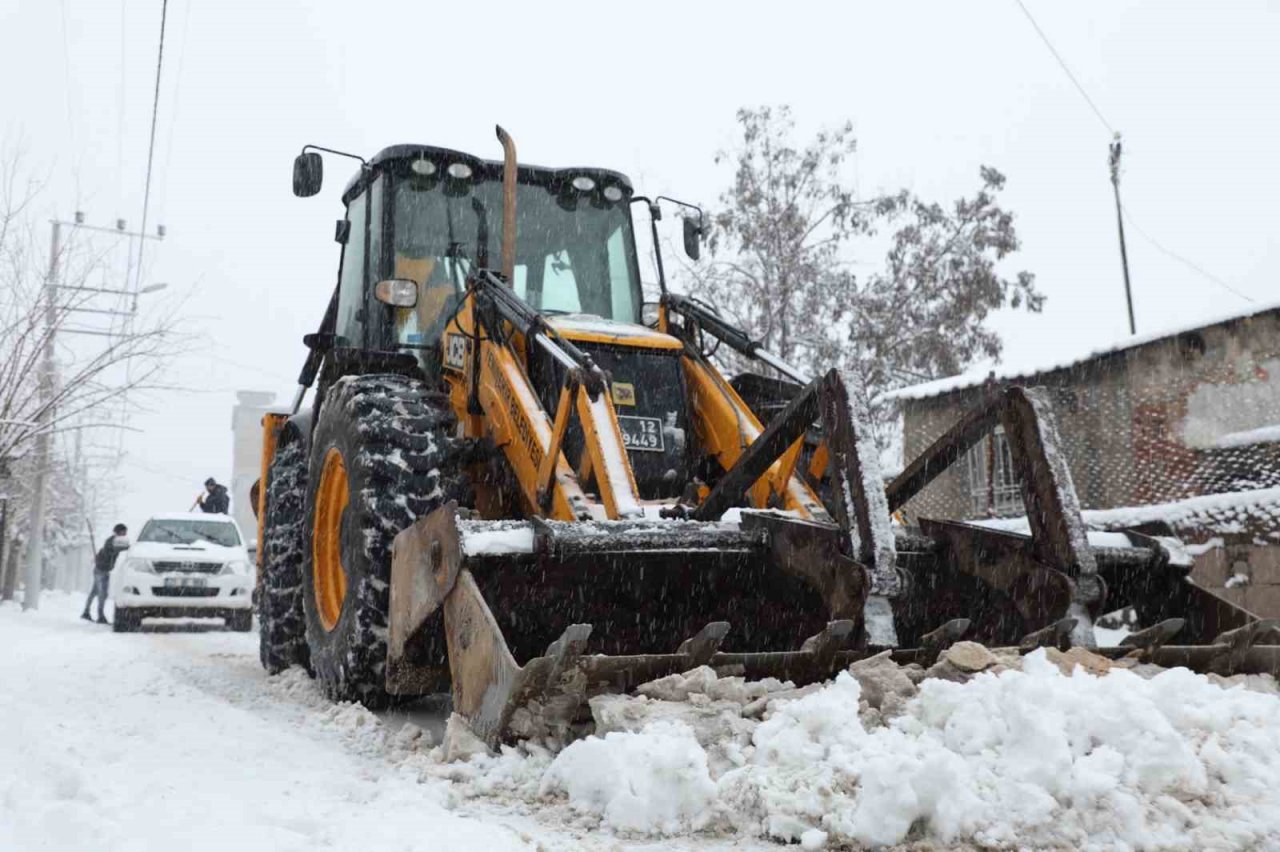 Yenişehir’de karla mücadele başlatıldı