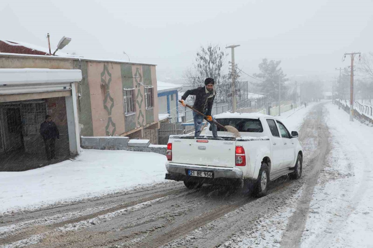 Yenişehir’de karla mücadele başlatıldı
