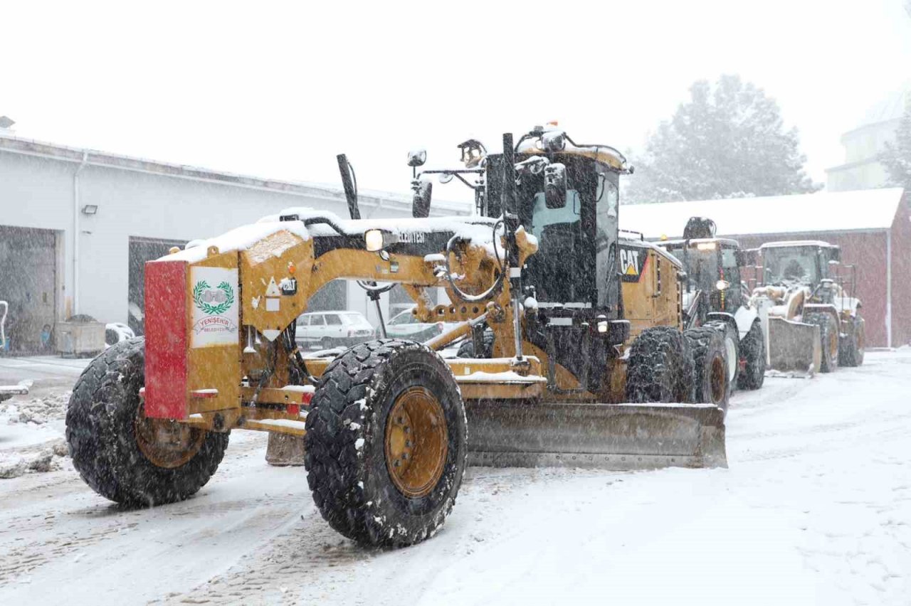 Yenişehir’de karla mücadele başlatıldı
