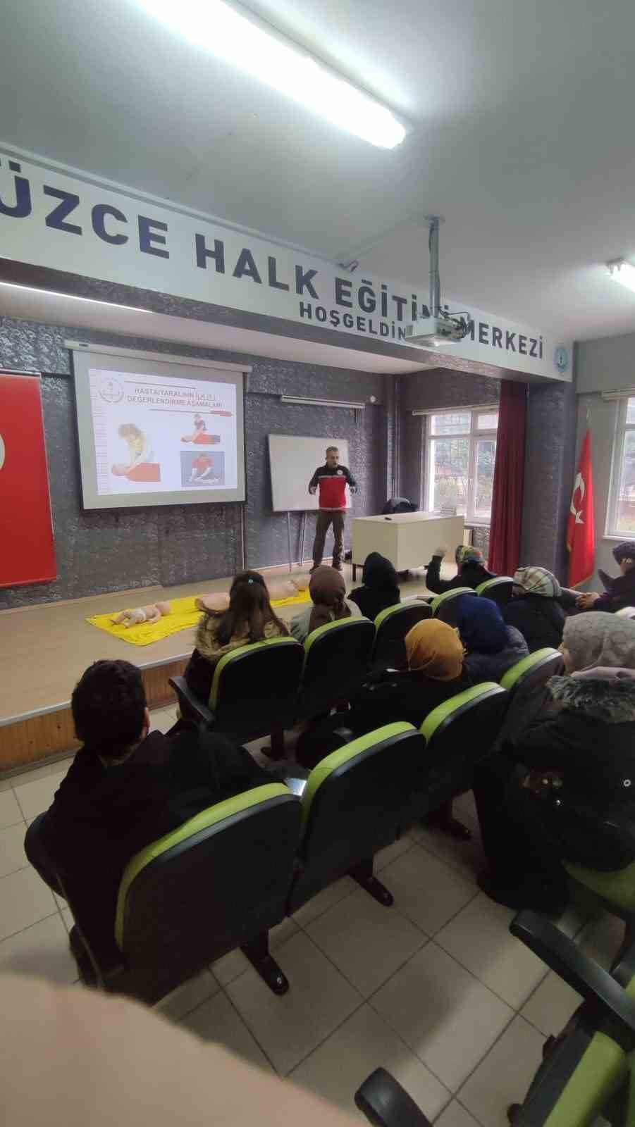 Kantin ve yemekhane çalışanlarına ilk yardım eğitimleri verildi