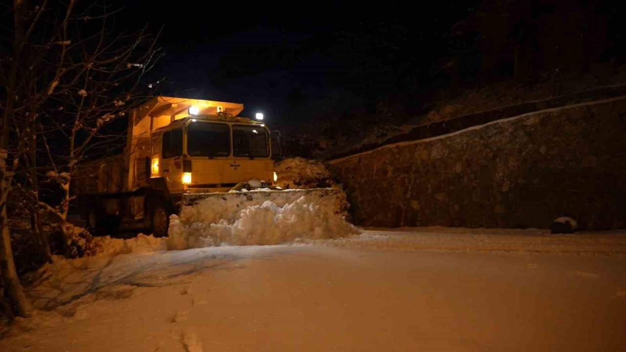 Elazığ’da 124 köy yolu ulaşıma kapandı