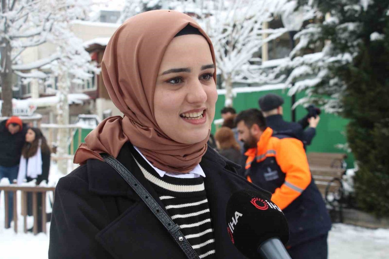 Kuğulu Park’ta kar coşkusu