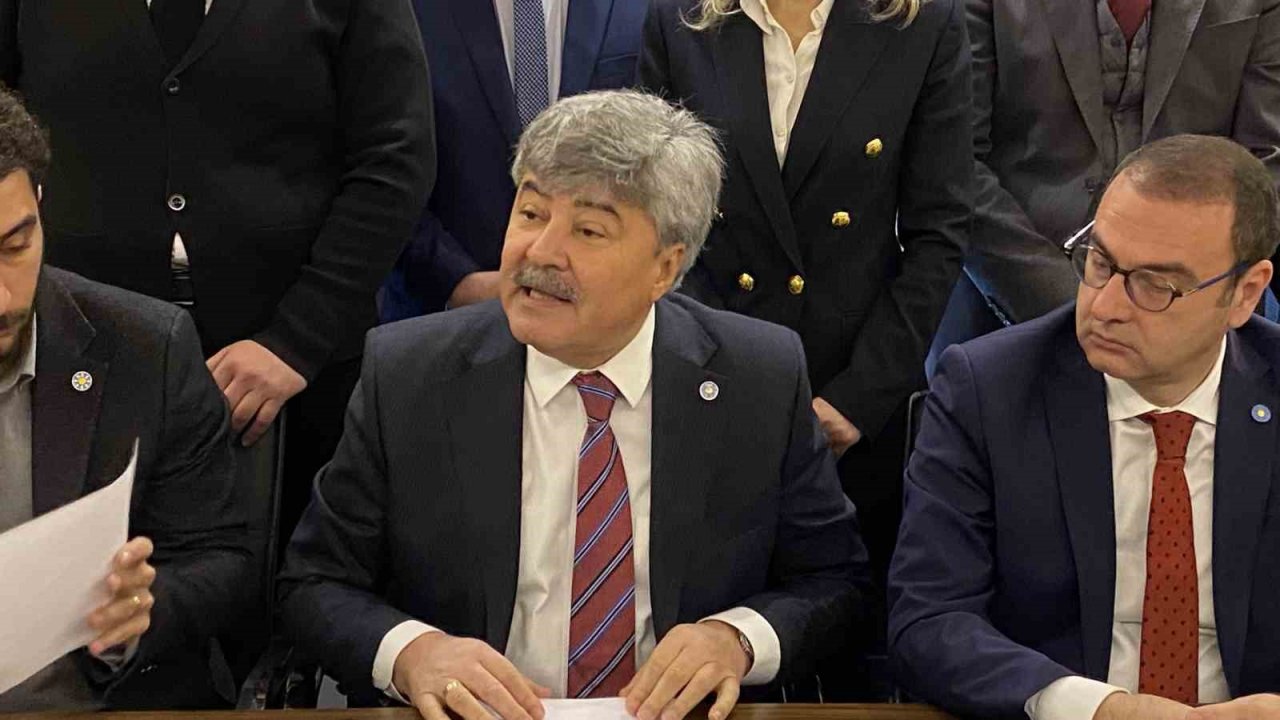 İYİ Partili Ergun: "Belediye Başkanımız Ünal Çetin’in yanındayız"