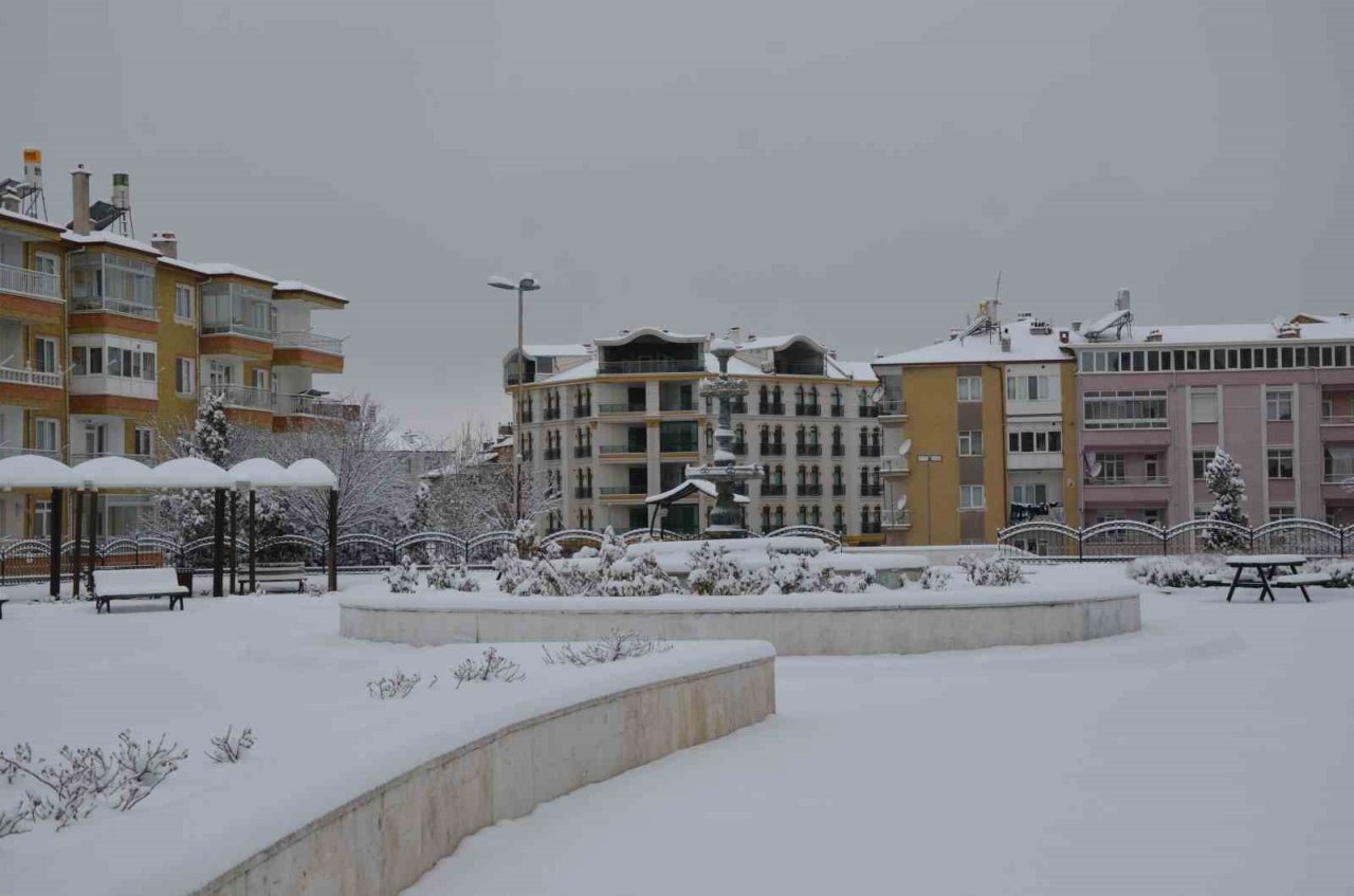 Karaman beyaza büründü