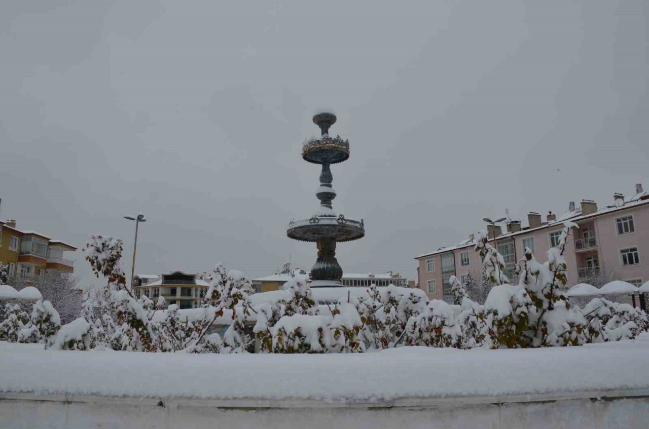 Karaman beyaza büründü