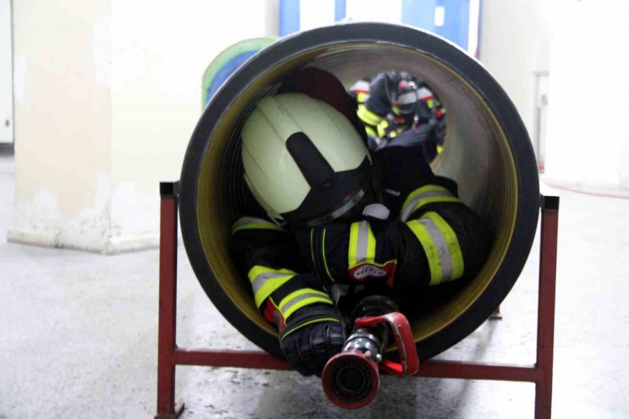 Komando değil itfaiye eri