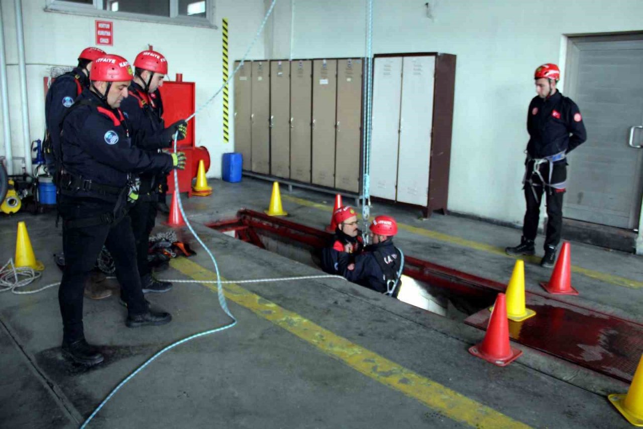 Komando değil itfaiye eri