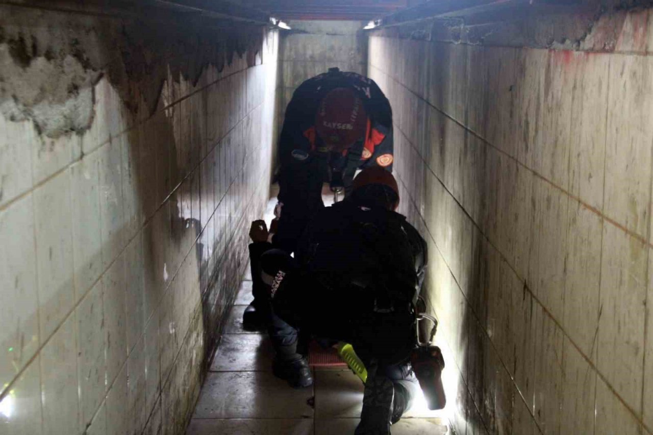 Komando değil itfaiye eri