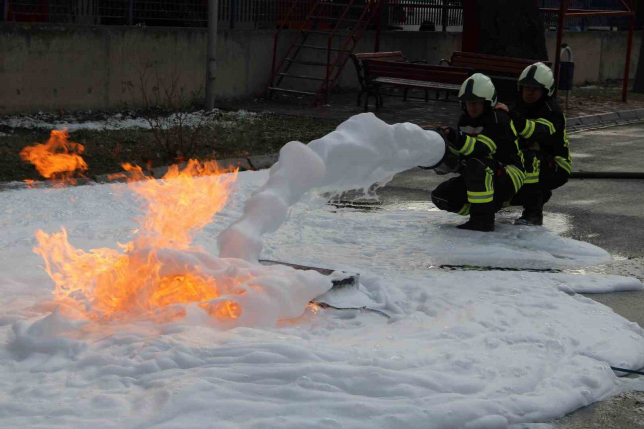 Komando değil itfaiye eri