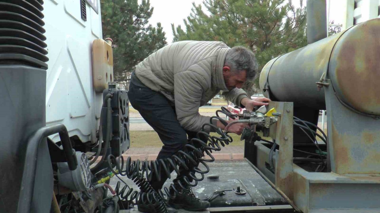 “Büyük araçlarda buzlu yolda fren çok kullanılmamalı”