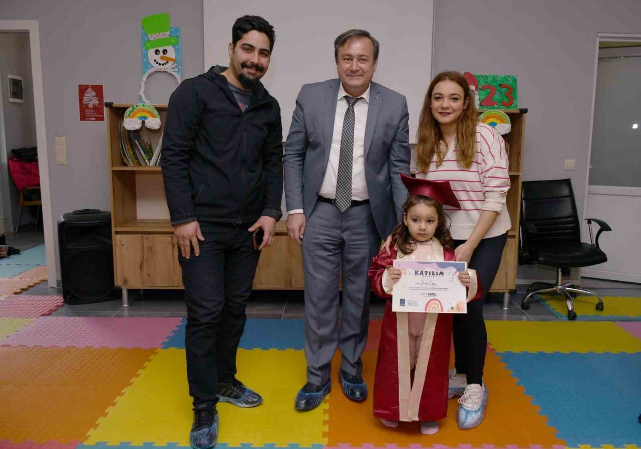 Kuşadalı minikler sertifika heyecanı yaşadı