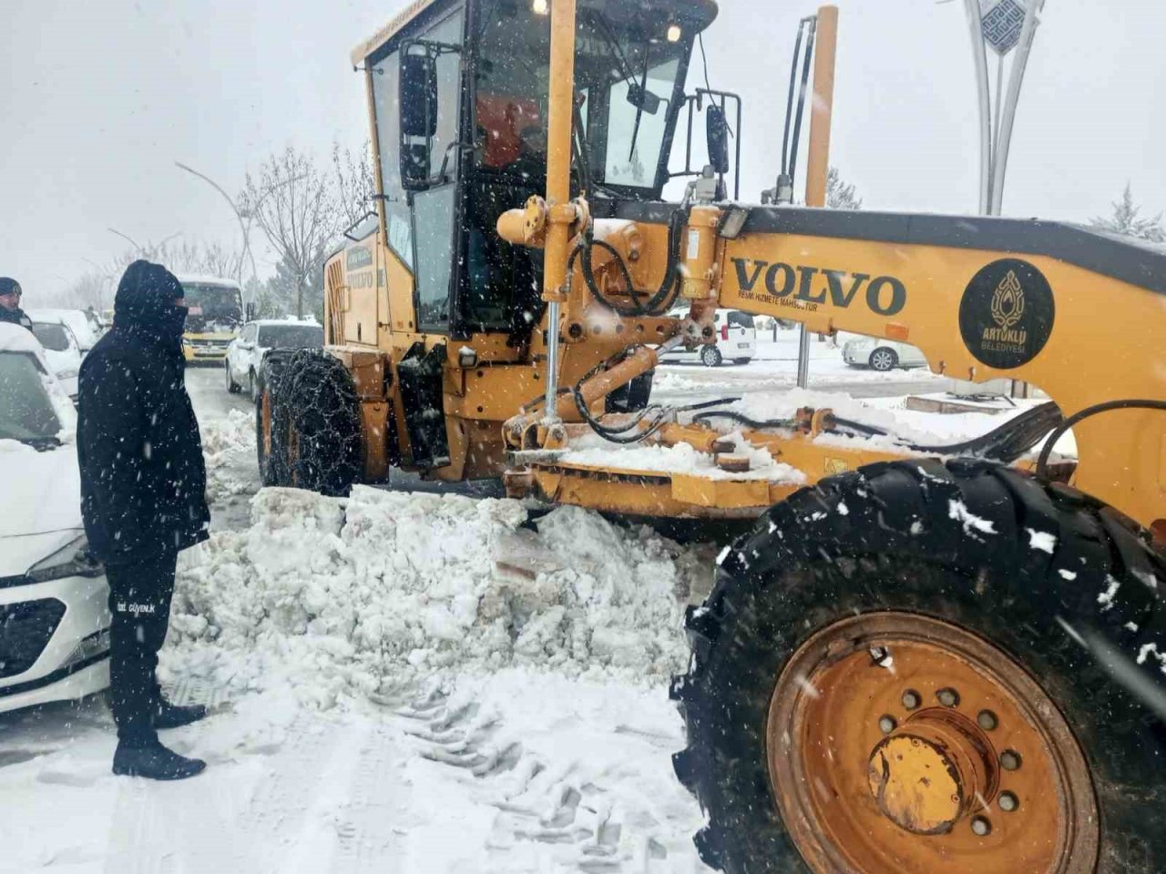 Artuklu Belediyesinden kar mesaisi