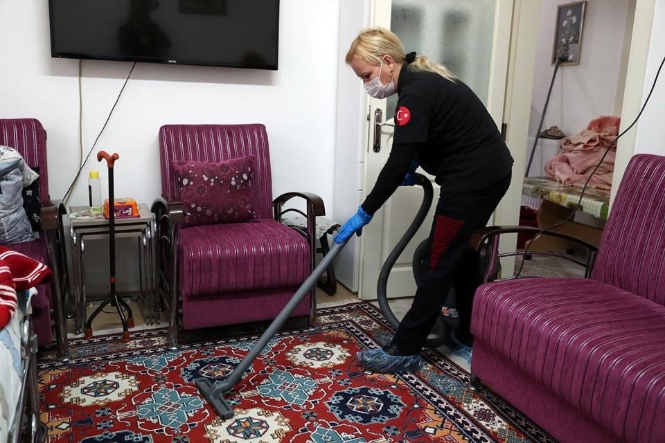 Merkezefendili ihtiyaç sahiplerine evde bakım hizmeti