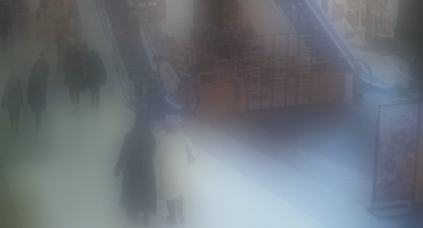 Şişli’de AVM’de Filipinli çocuğun yürüyen merdivene sıkıştığı anlar kamerada