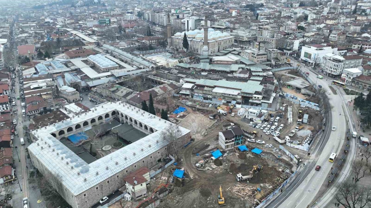 Bursa’nın Unesco Dünya Miras listesindeki tarihi projesinde şok..."Aslında mezarların üzerinde geziyormuşuz"