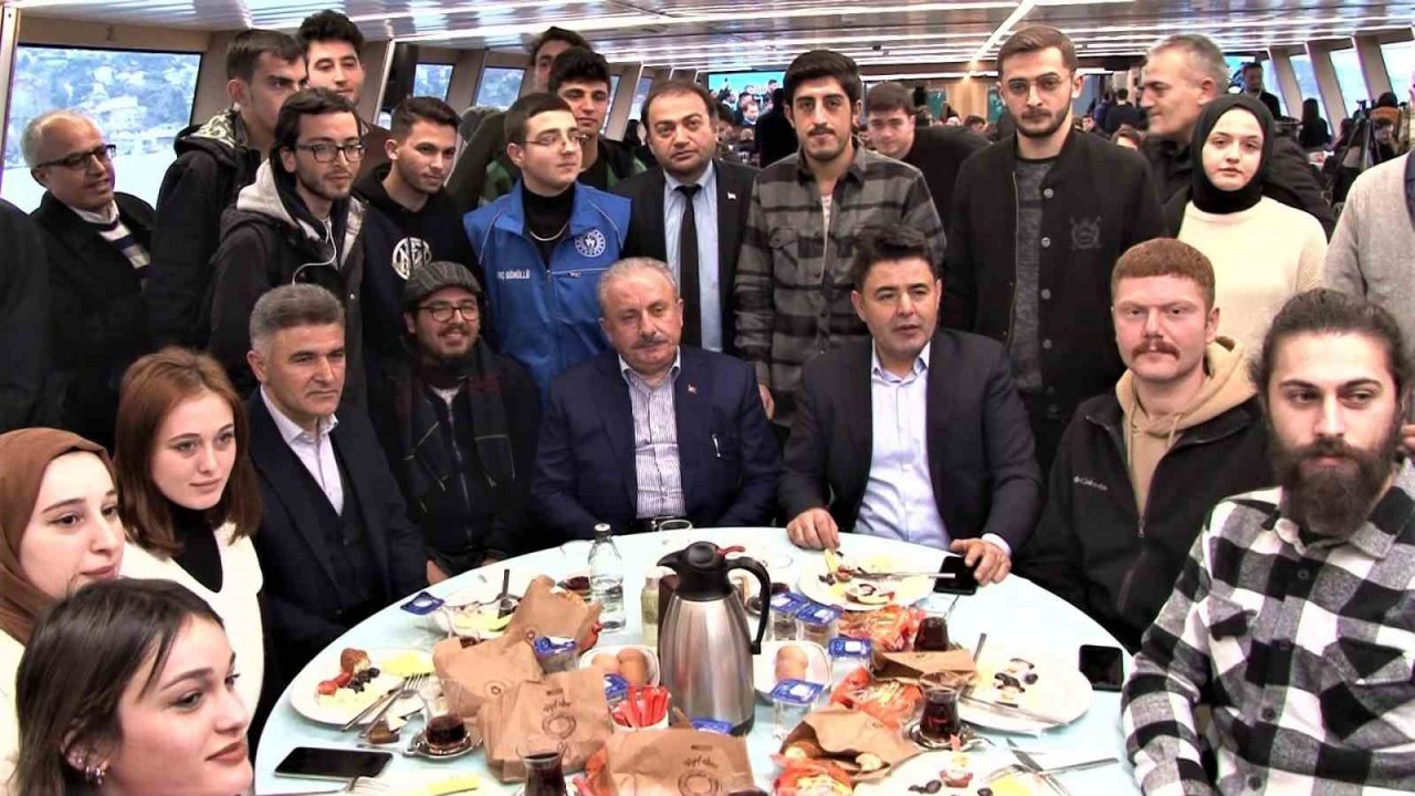 Şentop: "Büyük Türkiye idealine inanmanızı, Türkiye’ye güvenmenizi ve Türkiye için çalışmanızı öneriyorum"