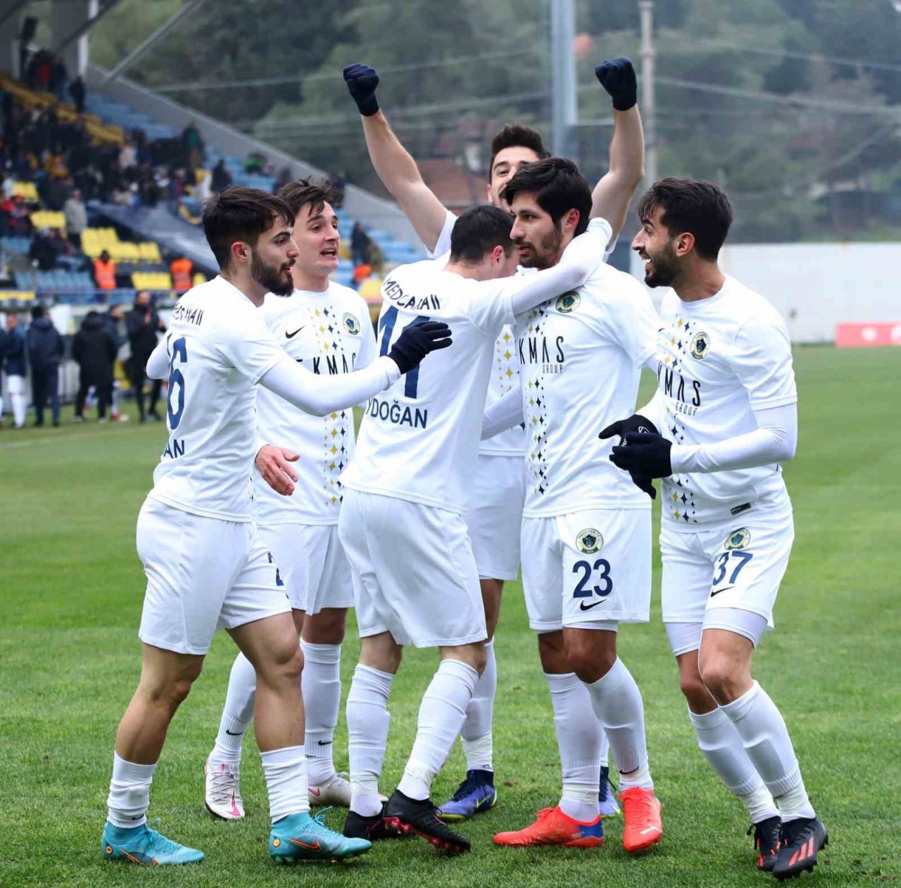 TFF 2. Lig: Menemen FK: 3 - Bayburt Özel İdare Spor: 0